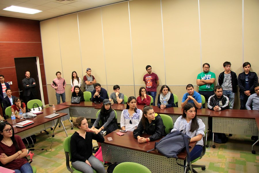Representantes del Ayuntamiento de Zapopan asistieron al Campus Guadalajara para reconocer el trabajo de los alumnos.