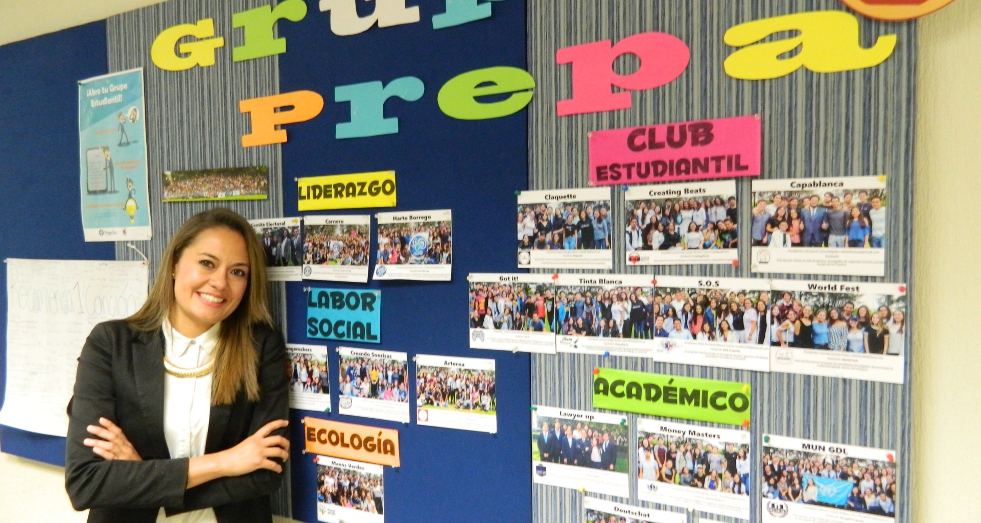 Andrea Herrera acompañada por alumnos de PrepaTec Guadalajara.