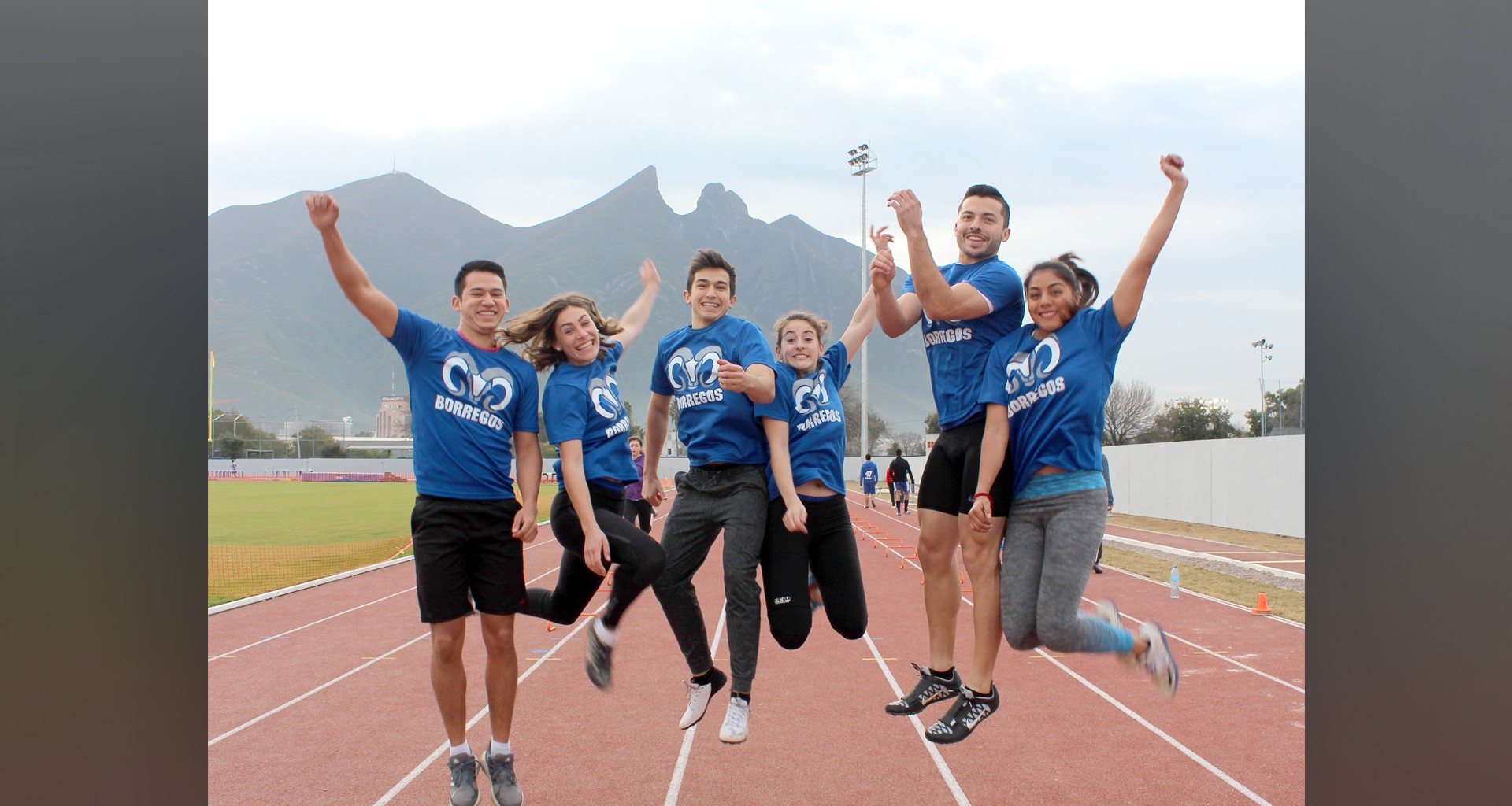 Atletas del Tec de Monterrey en su nueva pista