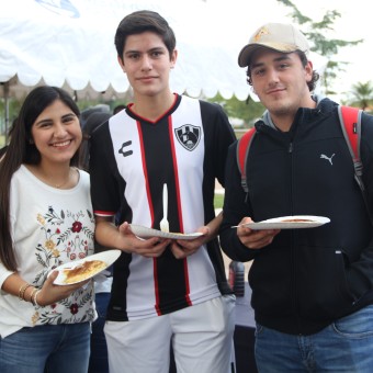 Bienvenida con Hot Cakes en campus Tampico