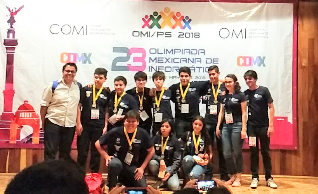 Alumnos representantes de Guanajuato en la OMI