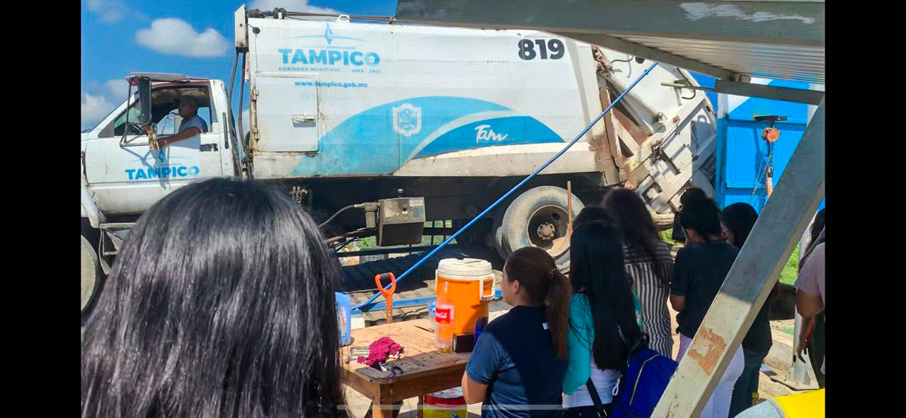 Alumnos en basurero municipal de Tampico