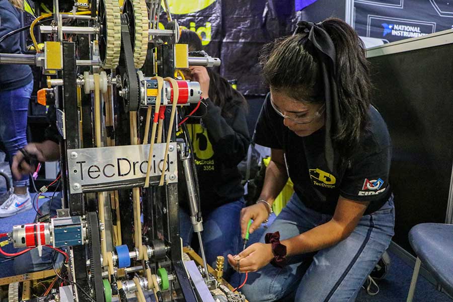 Estudiantes de la PrepaTec de Querétaro y Celaya apasionado de la robótica