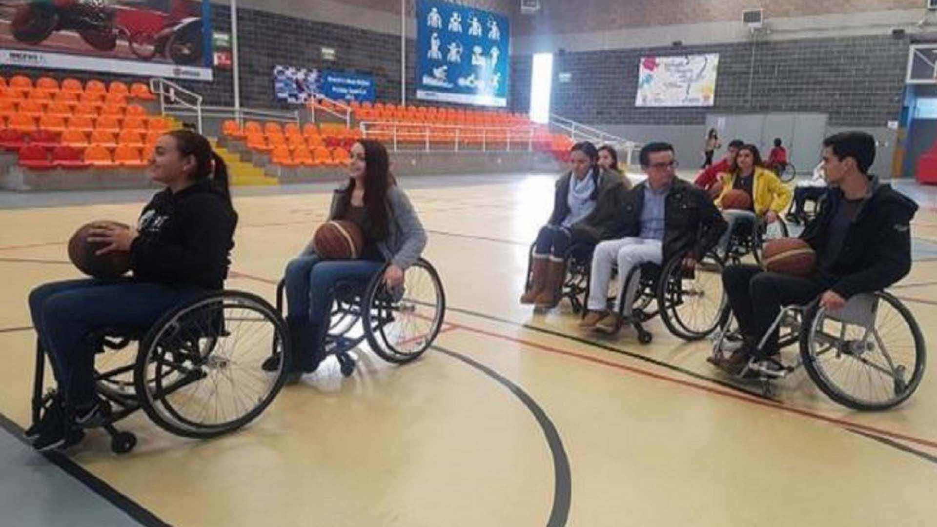 Durante un semestre los alumnos observaron las actividades y se involucraron con las personas con discapacidad, para conocer sus necesidades
