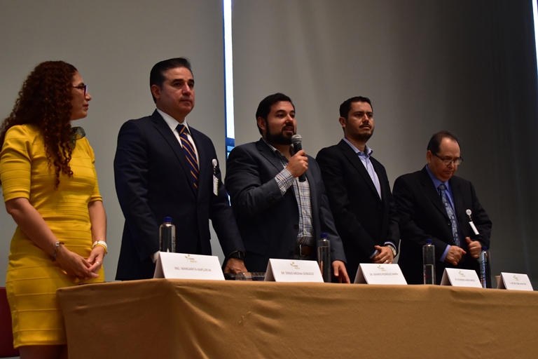 Entre los invitados se contó con personalidades como Margarita Kaplun, Sergio Medina, Alejandro Limón, Arturo Torre y Gerardo Rodríguez Barba.