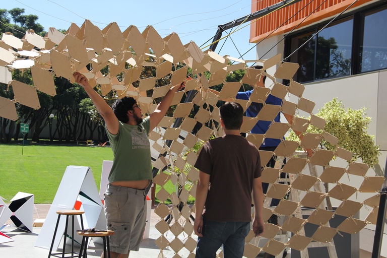 Los alumnos vencieron su tercer reto de construir una estructura desmontable, habitable e interactiva.