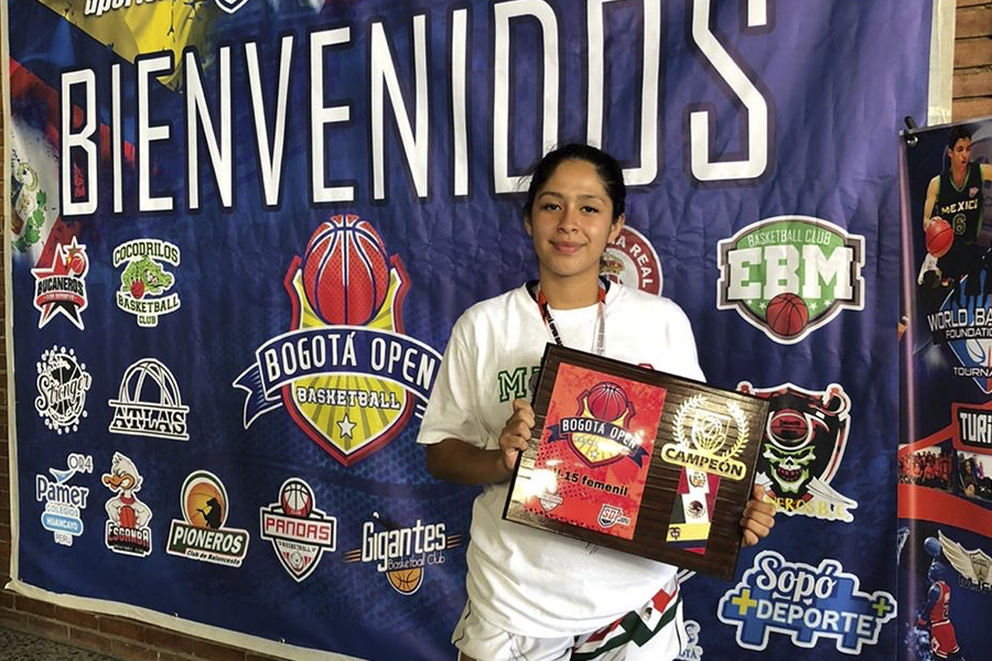Danna Torres gana oro para méxico en basquetbol femenil