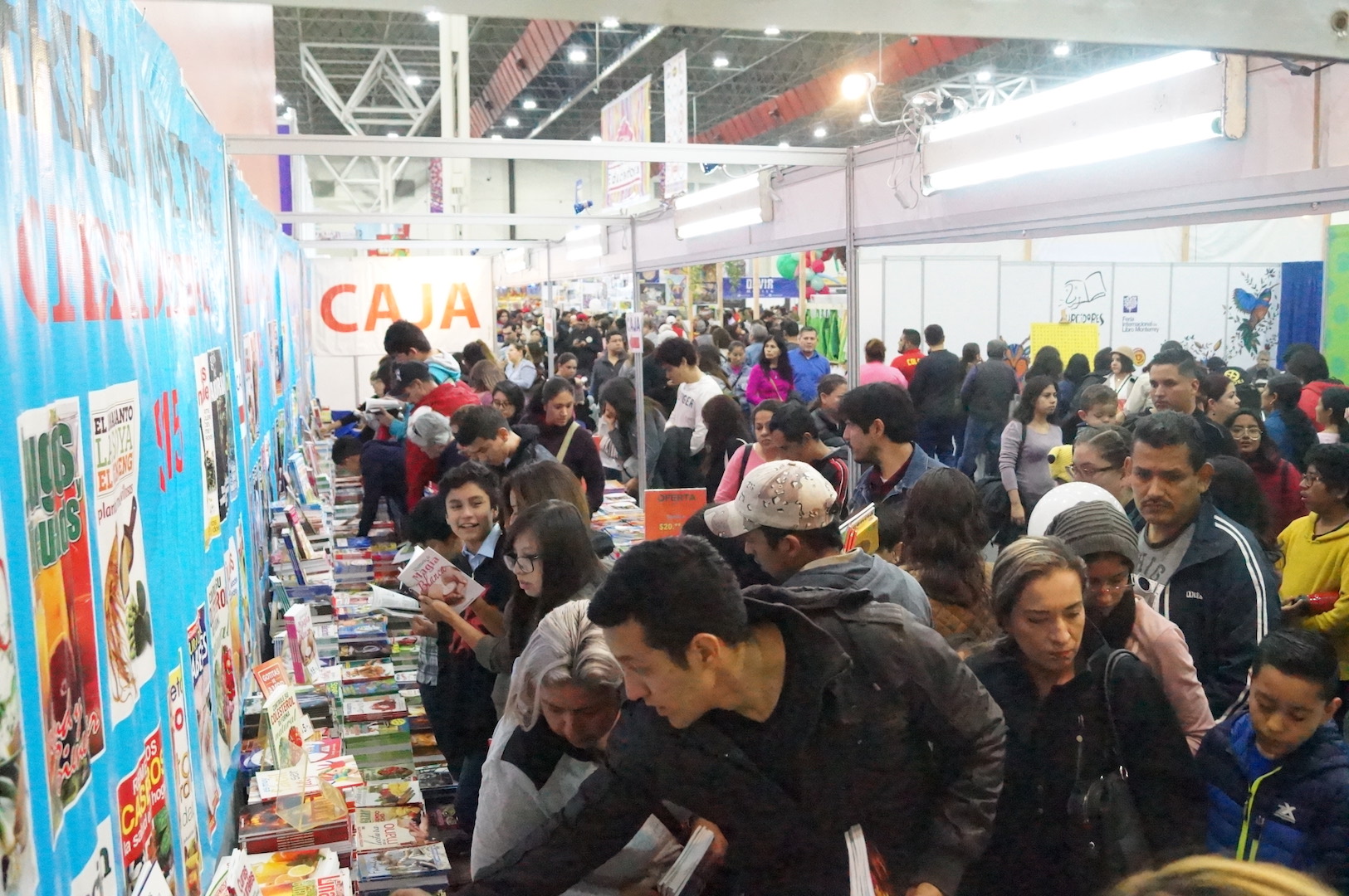 La Feria del Libro ofreció miles de títulos a los asistentes.
