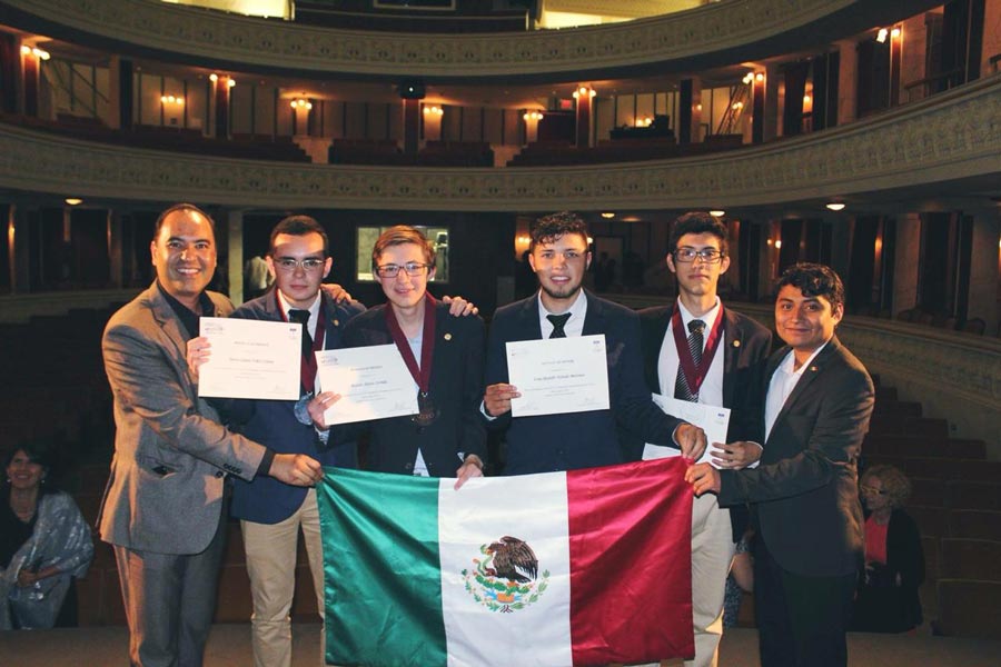 Delegación mexicana.
