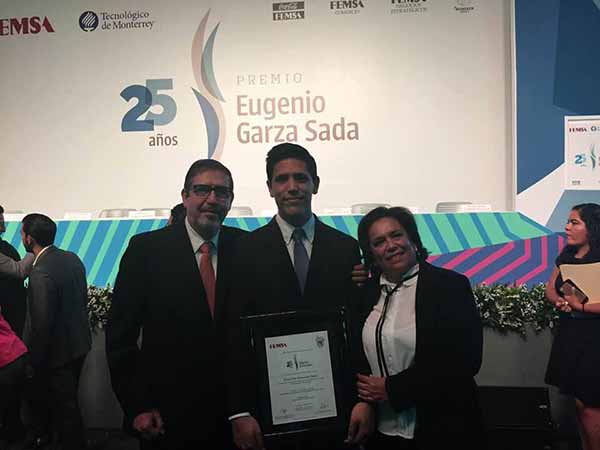 Reconocimiento en el Premio Eugenio Garza Sada. 