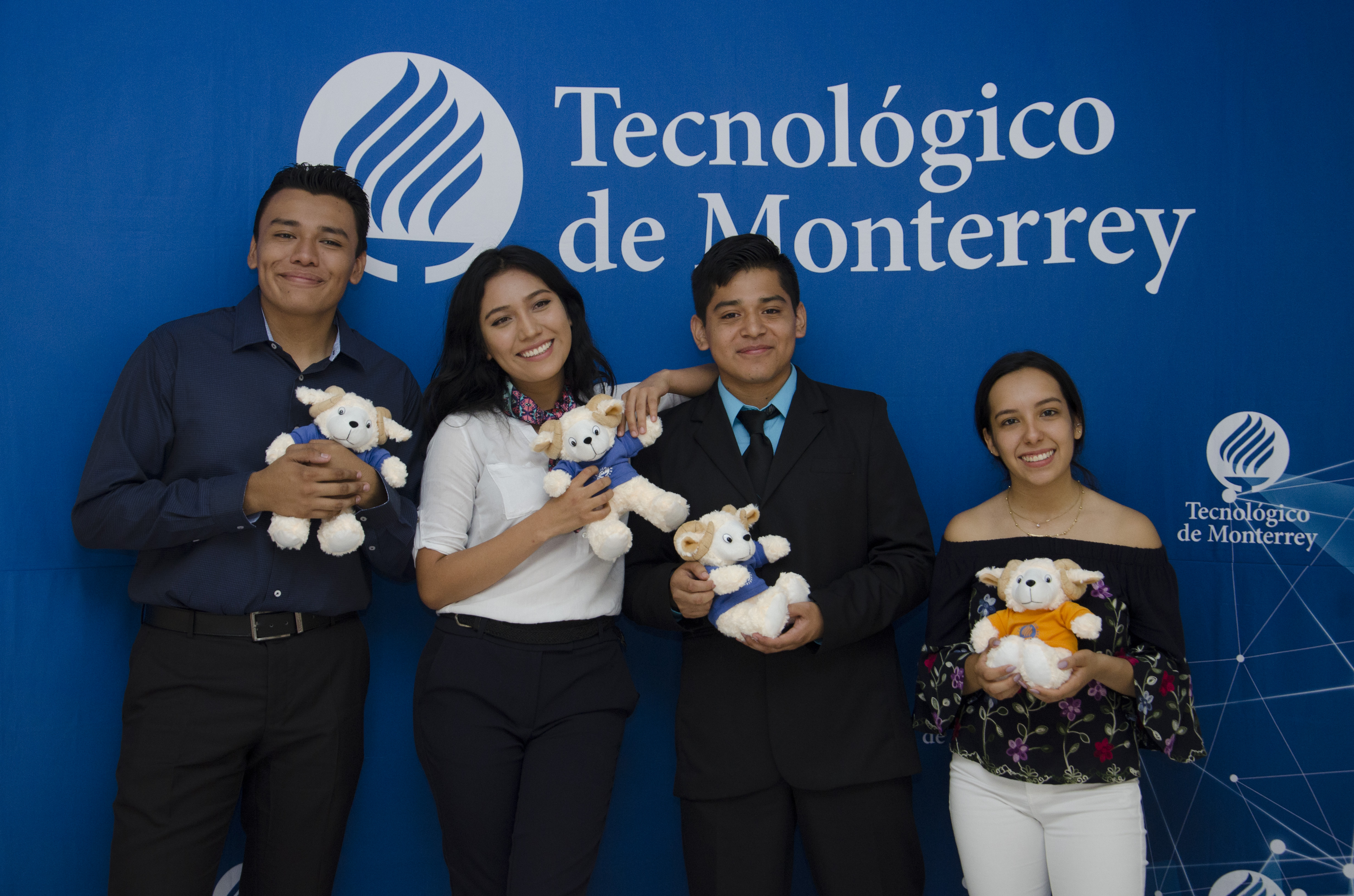 Veracruzanos obtienen beca del 100% para estudiar en el Tec de Monterrey