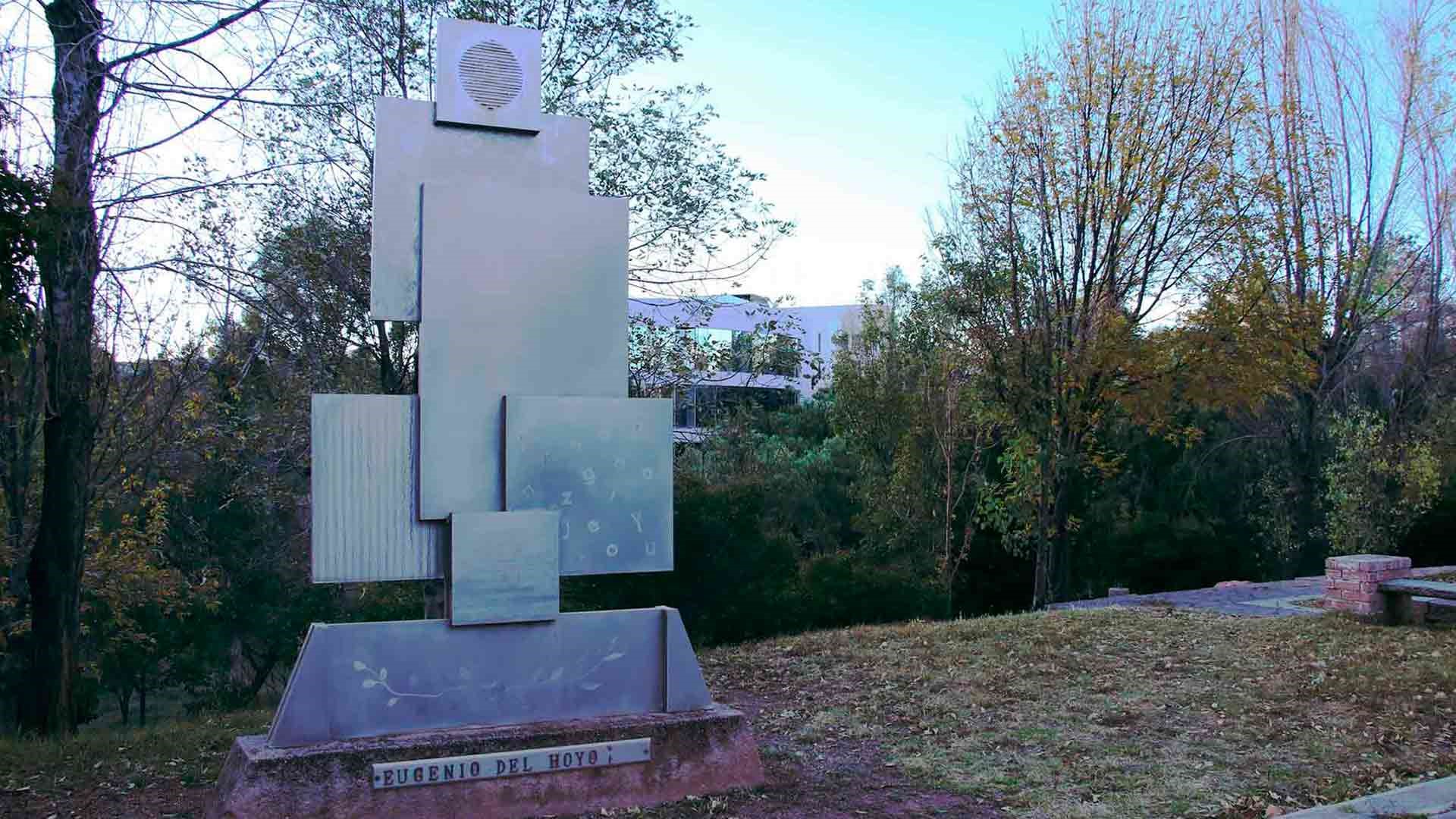 Monumento a Eugenio del Hoyo