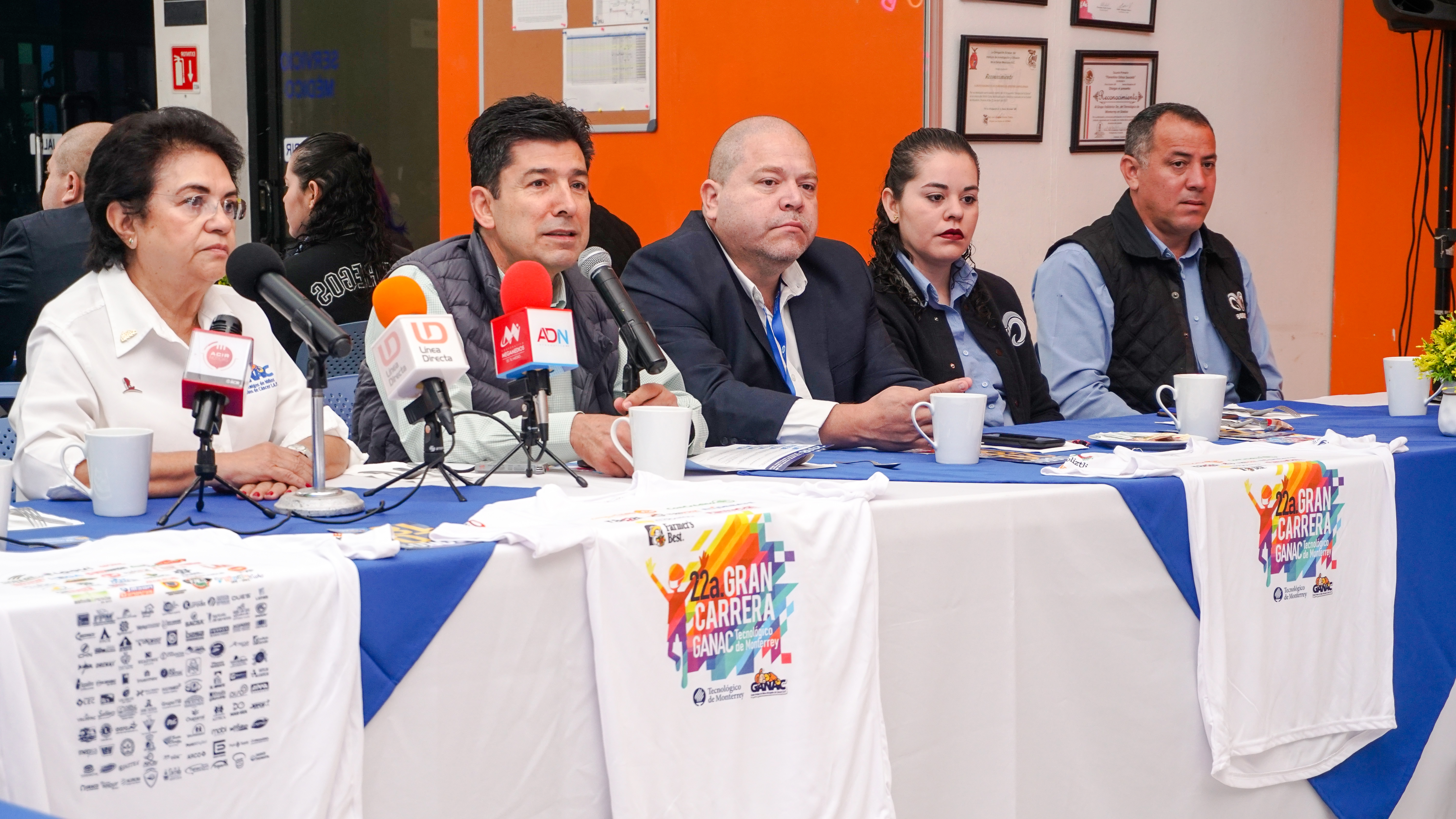 Isidro Cavazos en rueda de prensa de GANAC