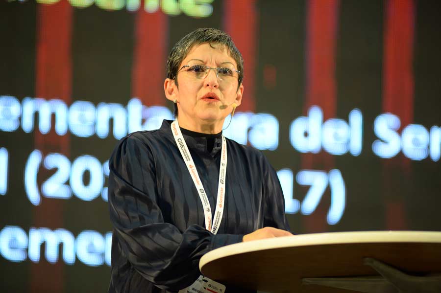 María Herrera.