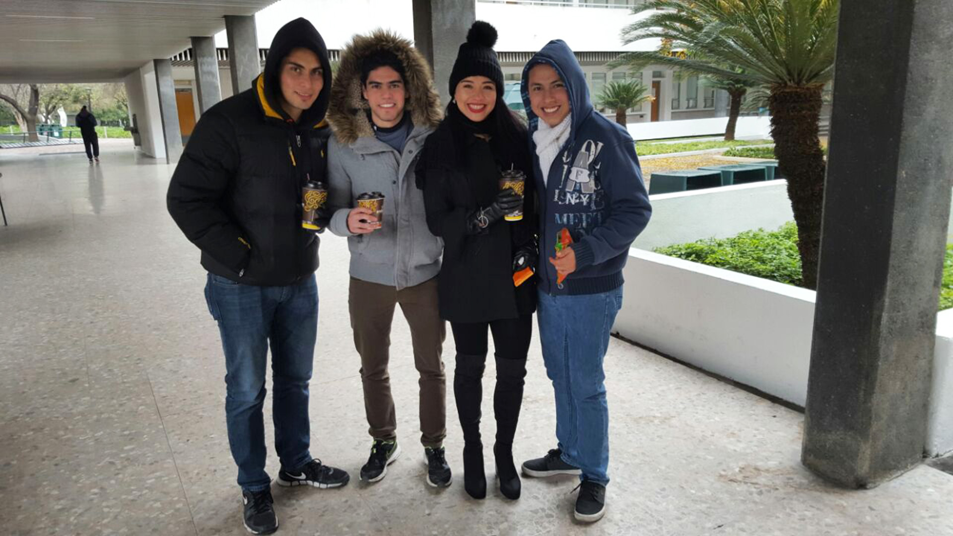 Alumnos del campus Monterrey en este enero frío