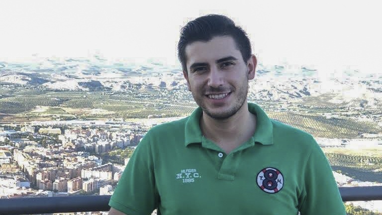 Carlos Hernández, estudiante de ingeniería mecatrónica quien ganó el premio de mejor estudiante por movilidad internacional entrante en la universidad de Jaén en España