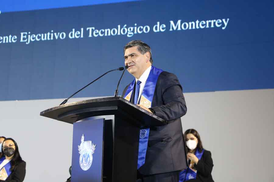 David Garza, rector y presidente del Tecnológico de Monterrey, ofreció un mensaje a los graduandos.