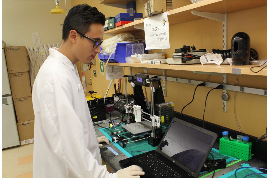 Antonio Robledo colabora en el Zhang Laboratory, perteneciente a Harvard Medical School 