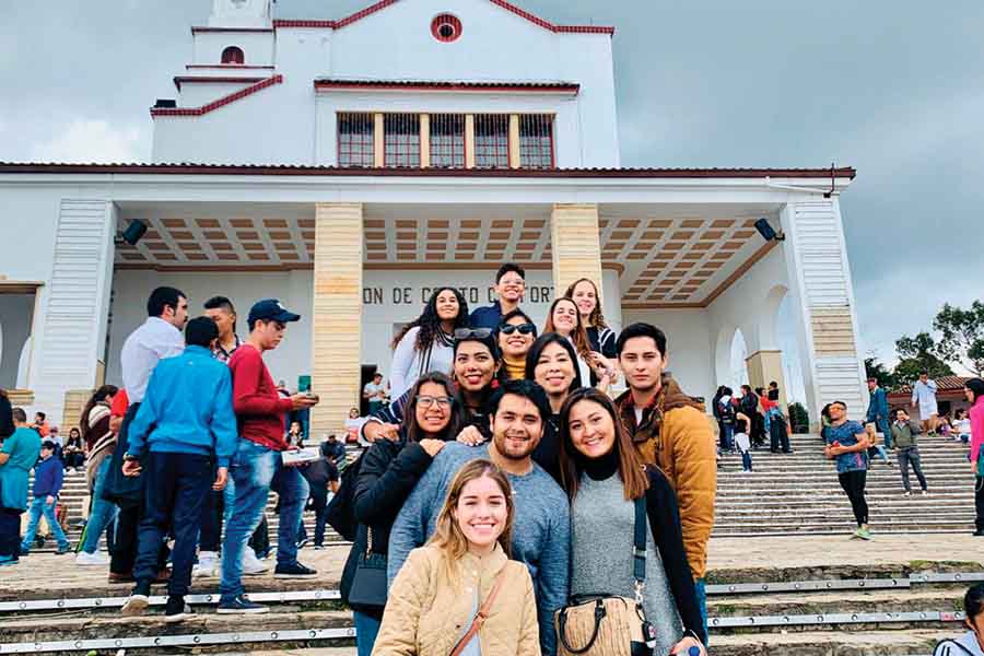 Estudiantes del Tec SLP en Colombia para hacer negocios con empresas