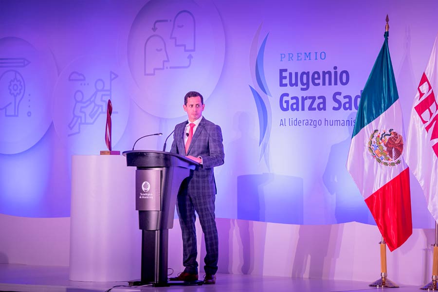 Rodrigo Pacheco fue maestro de ceremonias del Premio Eugenio Garza Sada 2021.
