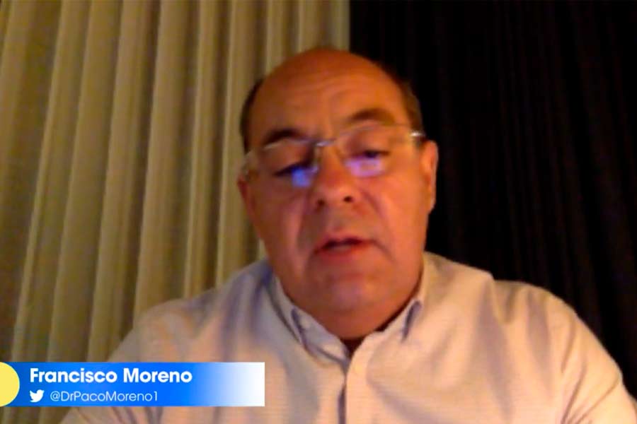 El doctor Francisco Moreno participó en la charla sobre la variante Ómicron.