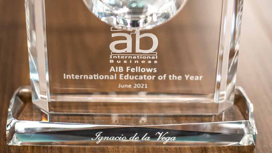 El premio recibido por Ignacio es entregado por la Academy of International Business 