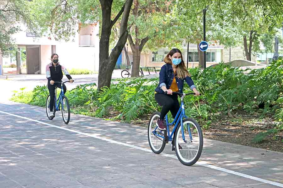 Alumnas ciclovía campus MTY
