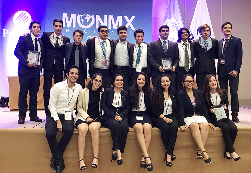 La delegación de la PrepaTec de Chiapas, presentes en el MUNMX2018