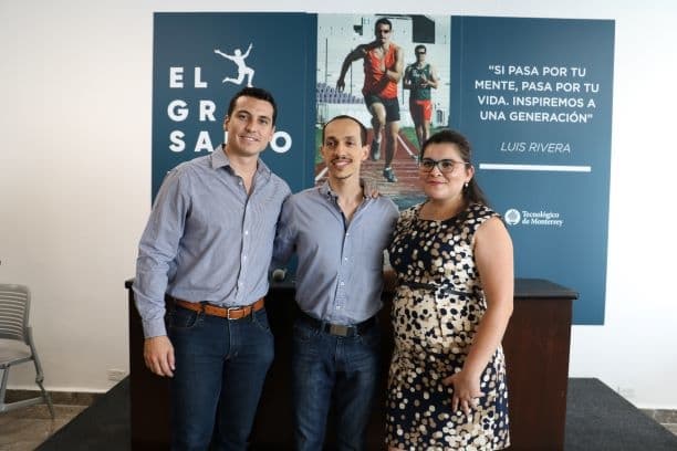 En el 2019 se estrenó el documental "El gran salto", que narra los esfuerzos de Rivera por calificar los Jo de Río de Janeiro. En la foto está con Jorge Porras, director del filme, y Narce Ruiz, Directora de Programación del Festival de Cine Internacional de Monterrey.