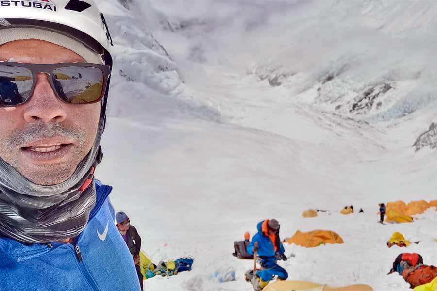 El mexicano se preparó durante 10 meses para subir a la cima del Everest.