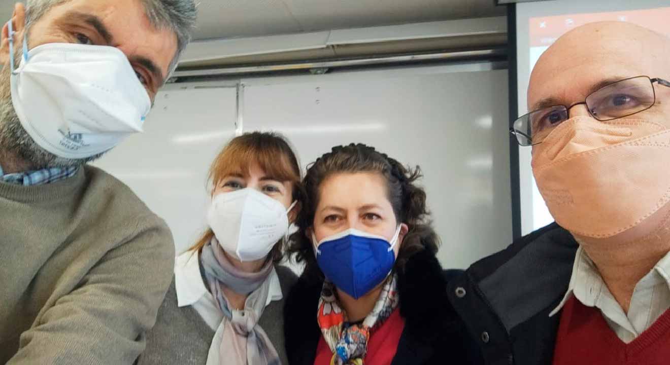 Dra. Atziri Moreno junto a el Dr. Ángel Alañon, Dra. Raquel Marbán y el Dr. Pedro José Gómez, directivos de la UCM.