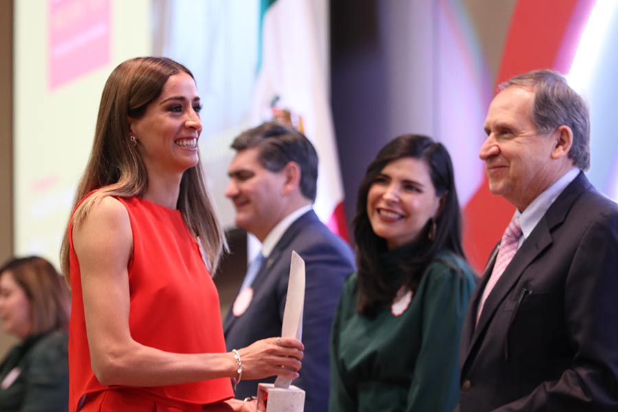 La atleta Paola Morán ganó el Premio Mujer Tec 2020 en la categoría Salud y Deporte