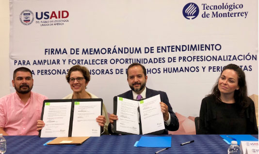 Firma del convenio entre el Tec de Monterrey y USAID 