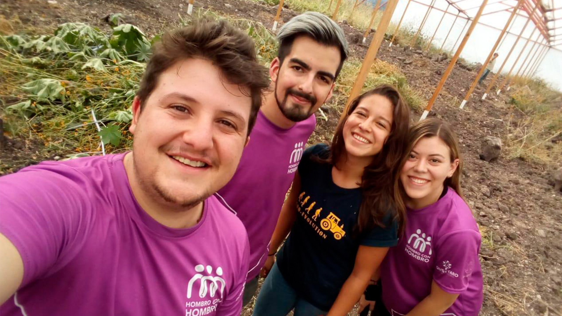 Tres estudiantes del Tec de Monterrey son reconocidas en el Programa de Voluntariado Hombro con Hombro 