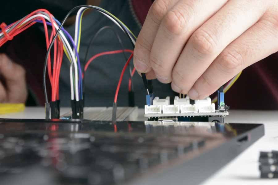 El equipo ha enfrentado el reto de crear un dispositivo funcional y sencillo.