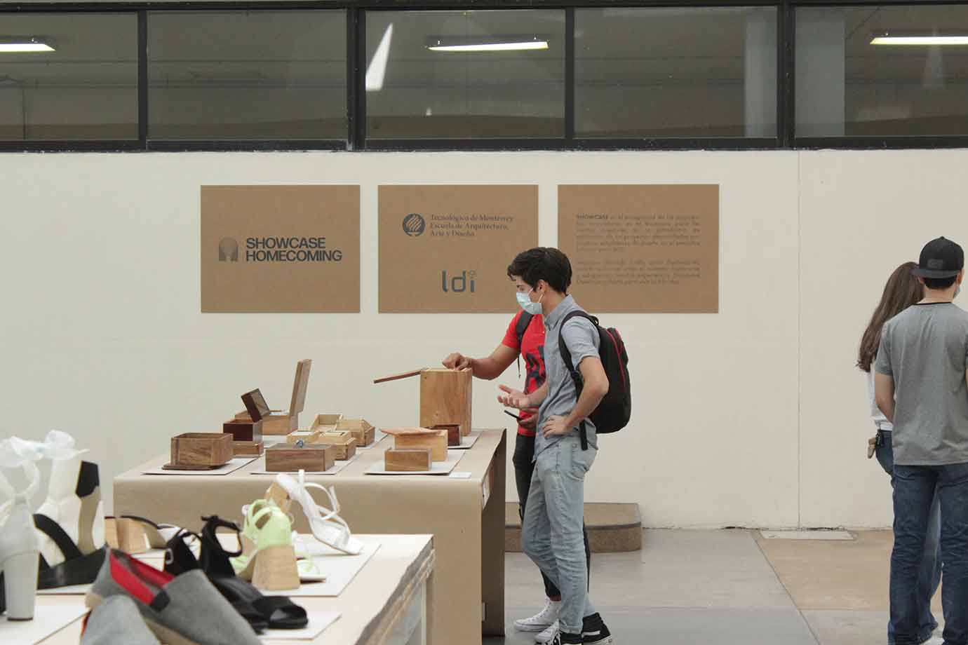 Alumnos de diseño industrial del Tec presentaron en la exposición Showcase lo mejor de sus proyectos. 