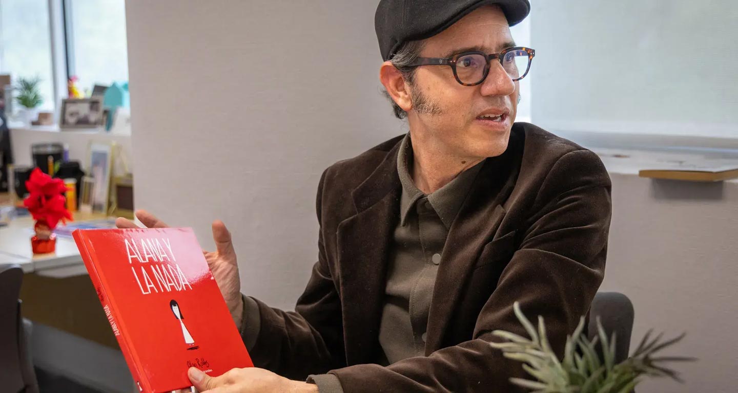 Alan Robles lanza libros infantiles