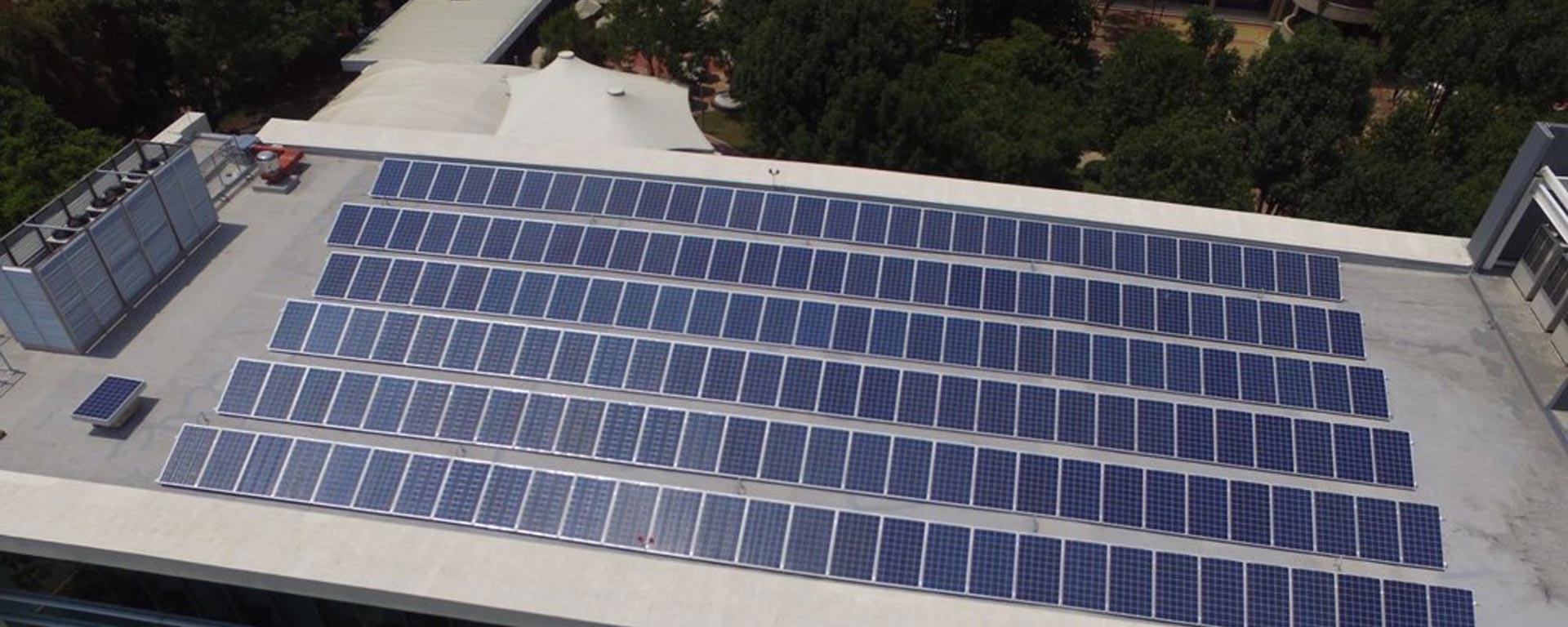 La instalación de celdas fotovoltaicas en la Escuela de Medicina y Ciencias de la Salud es una iniciativa en Sostenibilidad ambiental del Tec de Monterrey