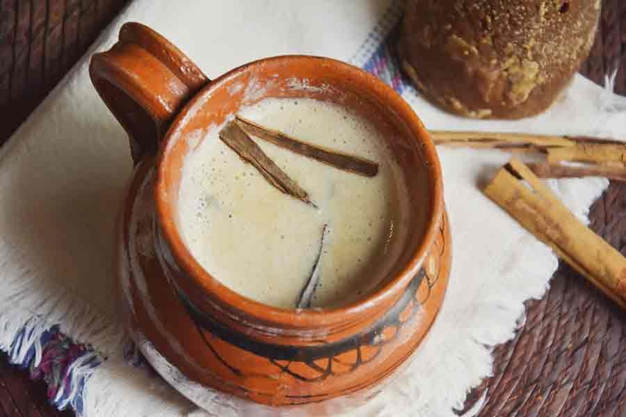 El atole es una bebida que se consume en México durante la época invernal