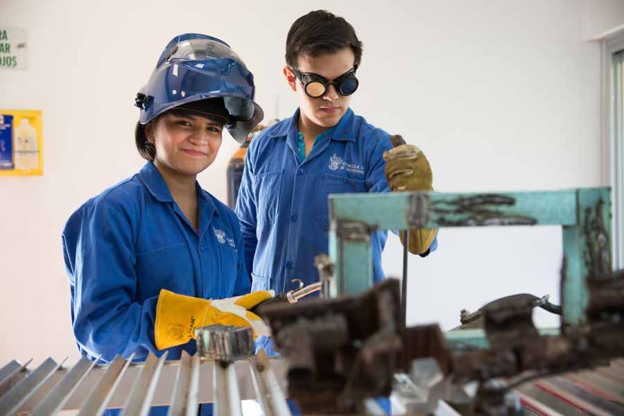 Líderes del Mañana es una de las becas del Tec de Monterrey, que cubre el 100 por ciento de colegiatura de una carrera profesional