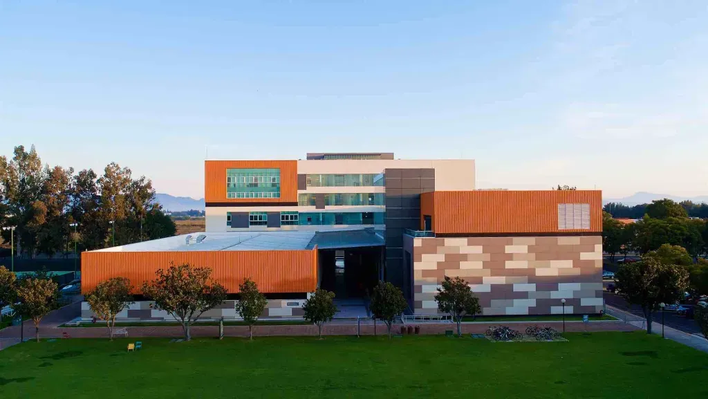 Edificio EIAD Universidad en Guadalajara