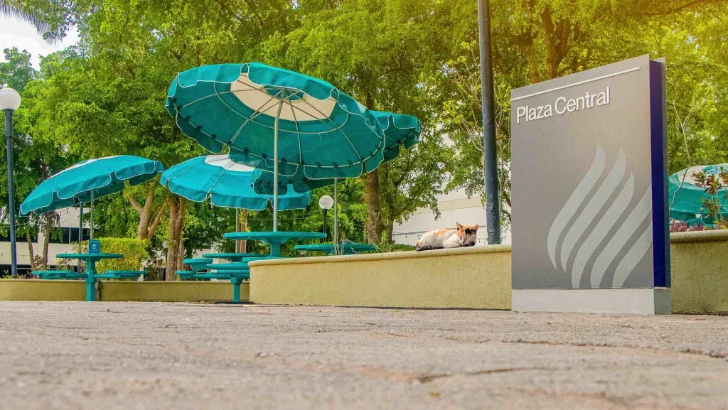 Plaza Central del Tecnológico de Monterrey Campus Sinaloa