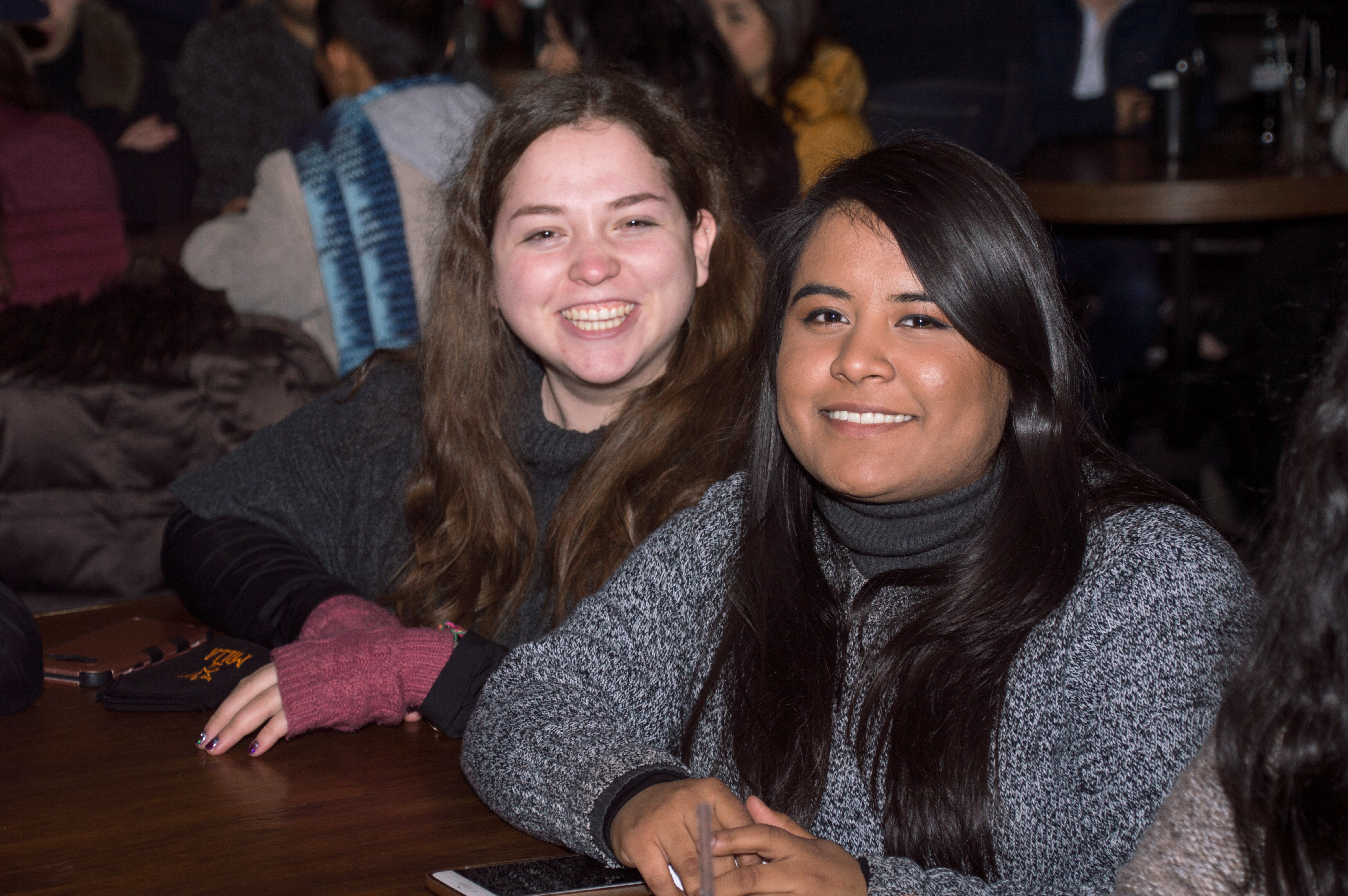 Los alumnos convivieron durante la bienvenida Alumnos durante bienvenida de negocios EM18