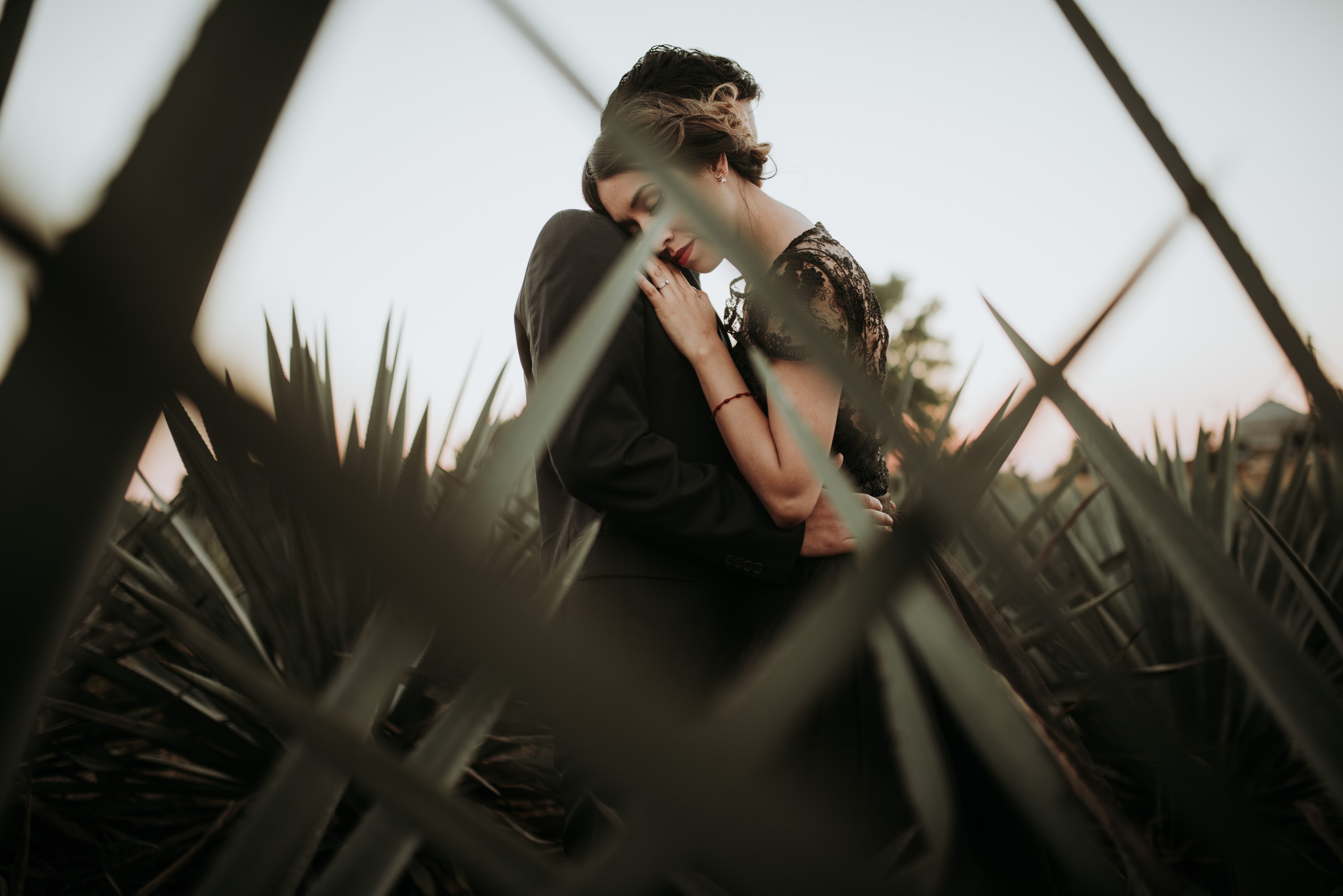 Sandra y Arturo, retratados en Arandas, tierra del tequila, tierra roj Fotografía