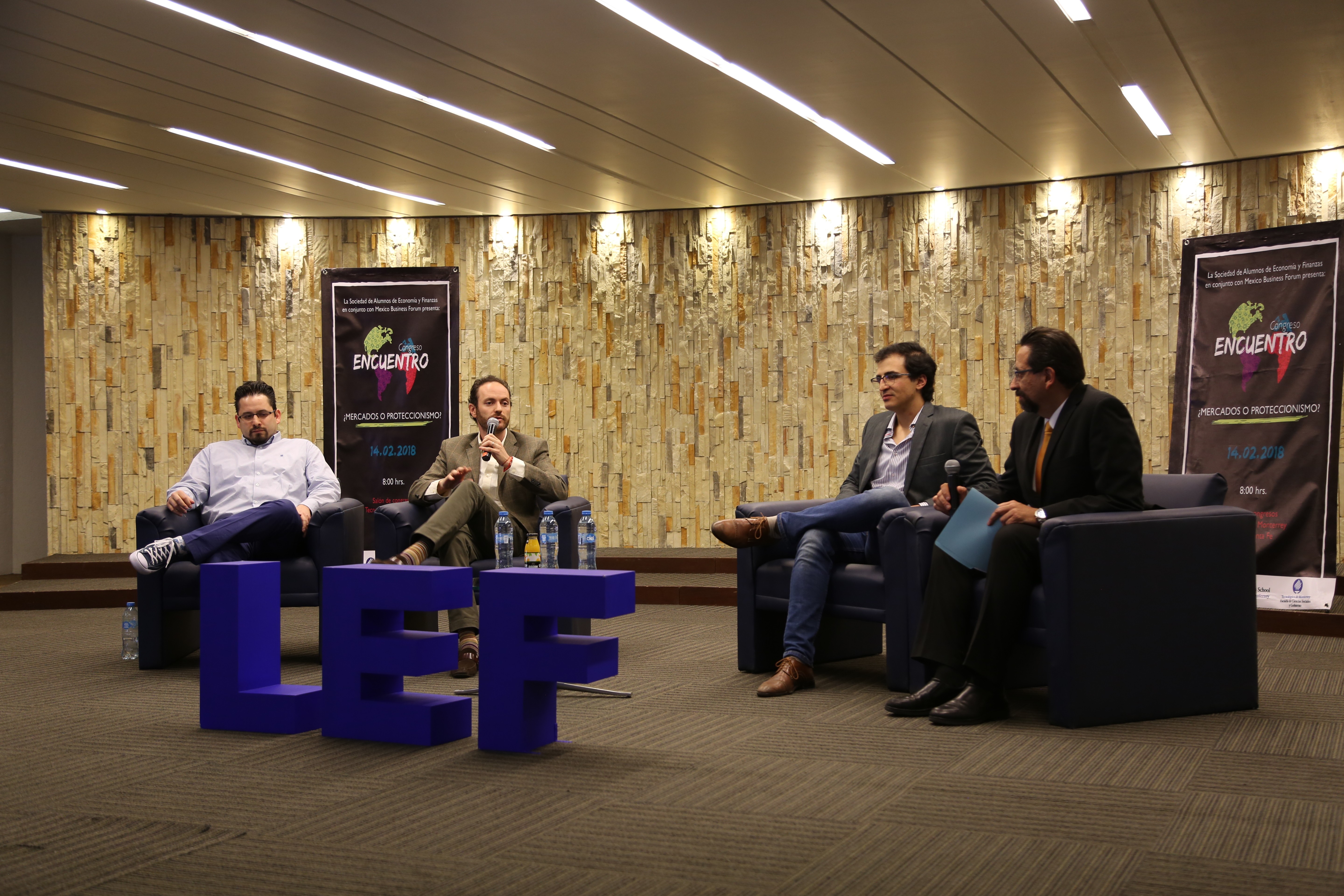 Los participantes del panel Eduardo Guraieb, Jonathan Stahl, Jesús Mendel y José Rodríguez.  