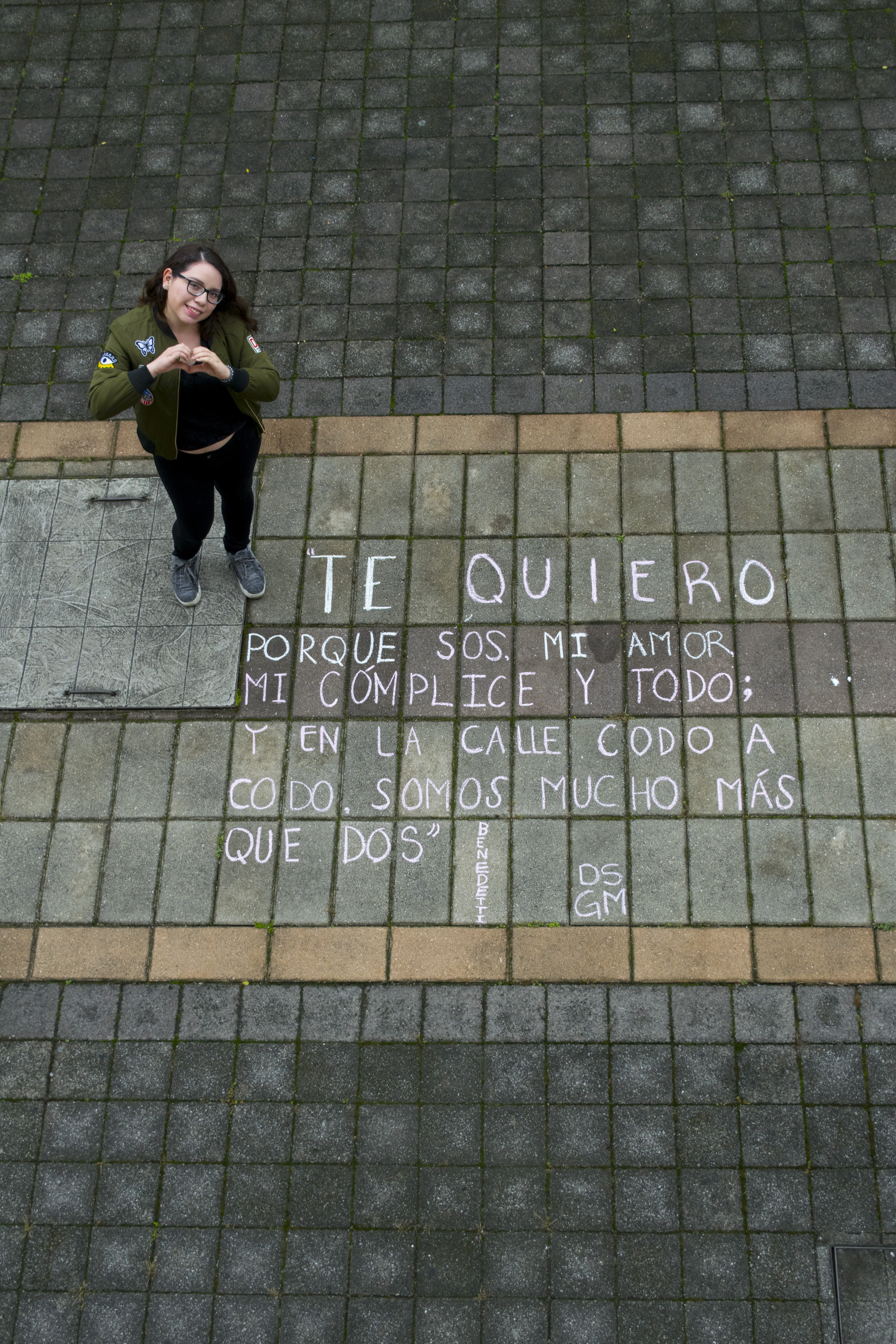 Quotes adornaron los pisos de Aulas II. San Valentín en el Tec.