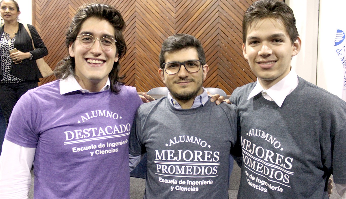 Estudiantes de Ingeniero en Tecnologías Computacionales que fueron reconocidos Estudiantes de Ingeniero en Tecnologías Computacionales que fueron reconocidos