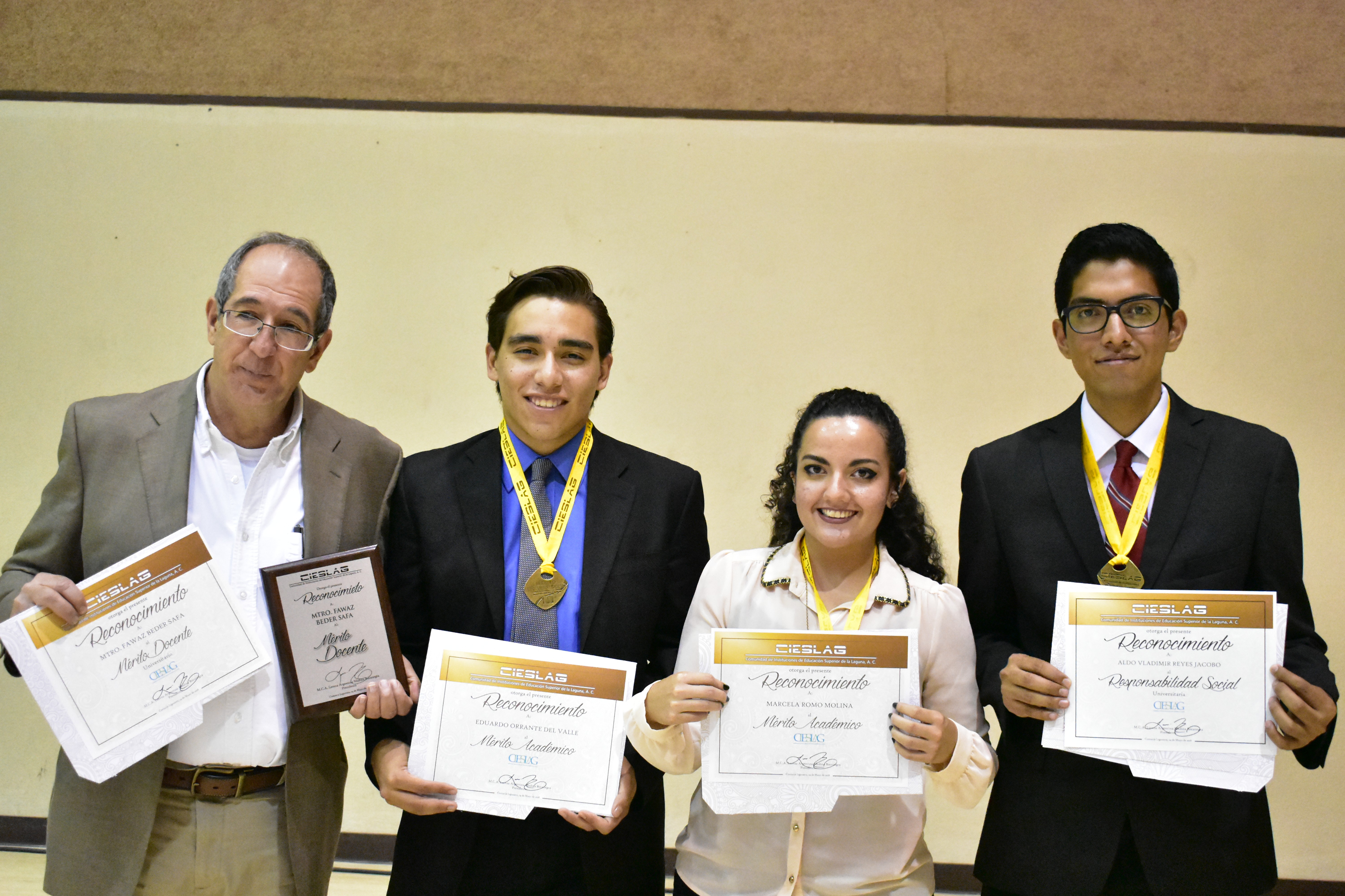 Reciben “Mérito CIESLAG” alumnos y profesor del Tec en Laguna