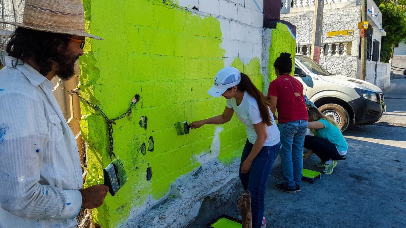 El mural "El Ave de los Sueños" se pintó en las fachadas de casas en el Cerro de la Campana. El mural "El Ave de los Sueños" se pintó en las fachadas de casas en el Cerro de la Campana.