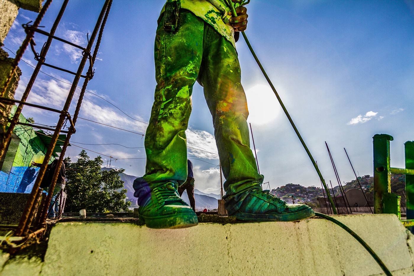 El macromural es el resultado en gran parte del esfuerzo de 300 voluntarios. El macromural es el resultado en gran parte del esfuerzo de 300 voluntarios.